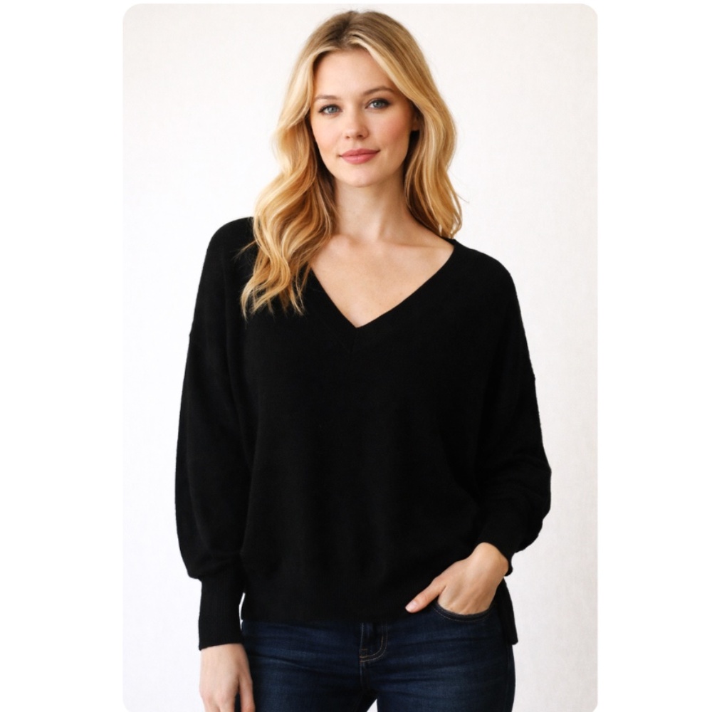 RW & CO. Women's Black V-Neck Sweater Size M